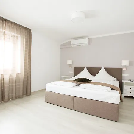 Boutiquehotel Goldhahn Bio Sport & Wellness אאלן