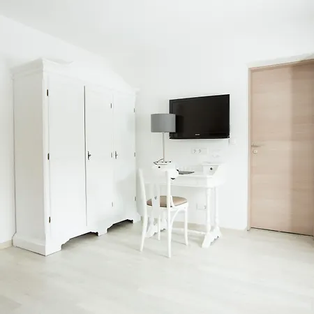 Boutiquehotel Goldhahn Bio Sport & Wellness Hotel 3*