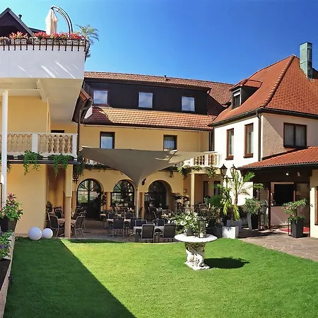 Boutiquehotel Goldhahn Bio Sport & Wellness 3*